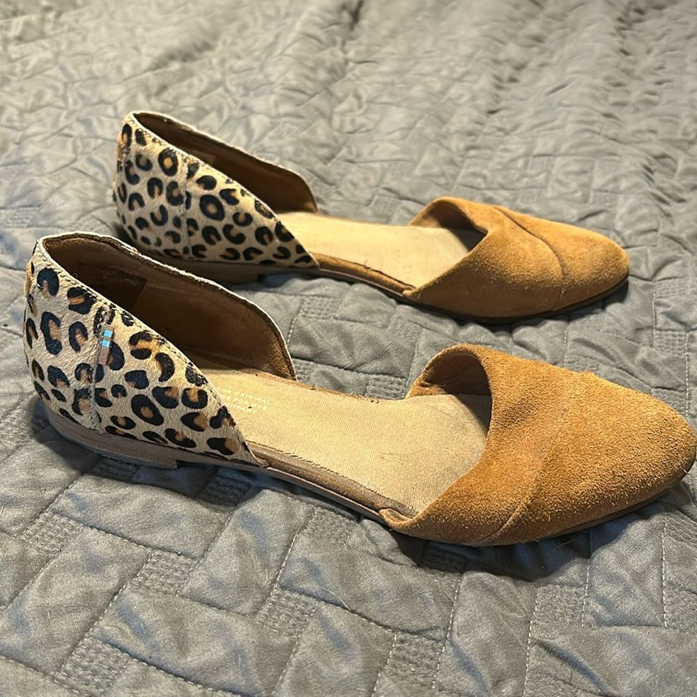 Toms leopard print Flats Woman’s size 9